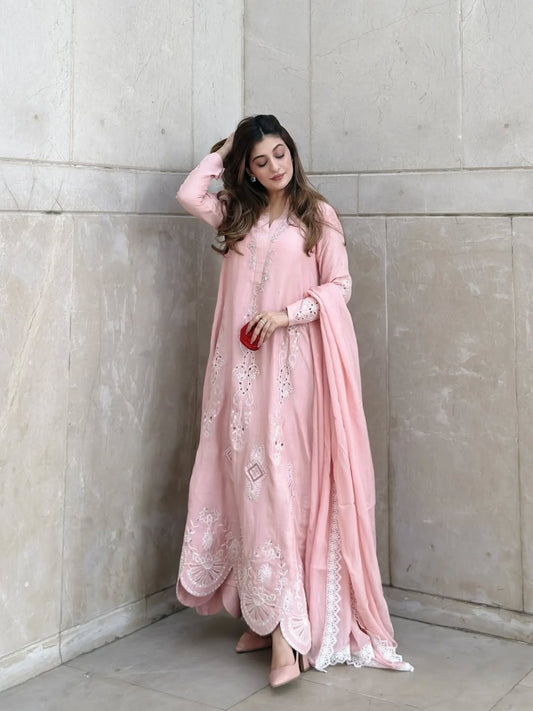 Vaneeza Embroidered 3pc